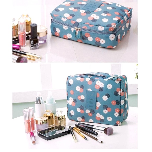 Mositto Handbags - NIP Mositto Large Capacity Portable Travel Cosmetic Bag